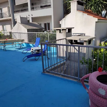 Domi * マカルスカ